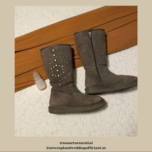 Tall Grey UGG boots with Metal Sunburst detail and Zipper Size 8
